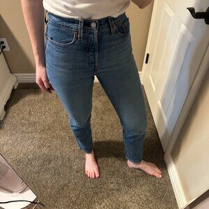 LEVI WEDGIE STRAIGHT SIZE 25